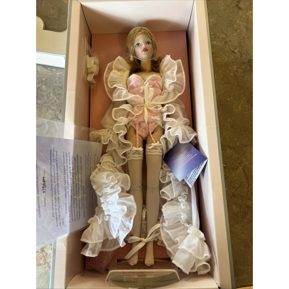 Susan Wakeen ALL ABOUT EVE  IN "YOU'RE INVITED" DOLL 16" W/coa